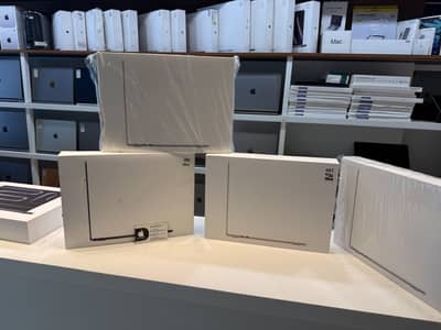 New MacBook Air 13.6 M5 Ram 24 or 32 SSD 1TB and 2TB Non Active