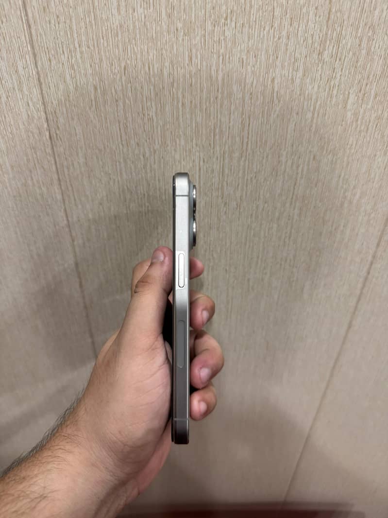 iPhone 15 Pro 3