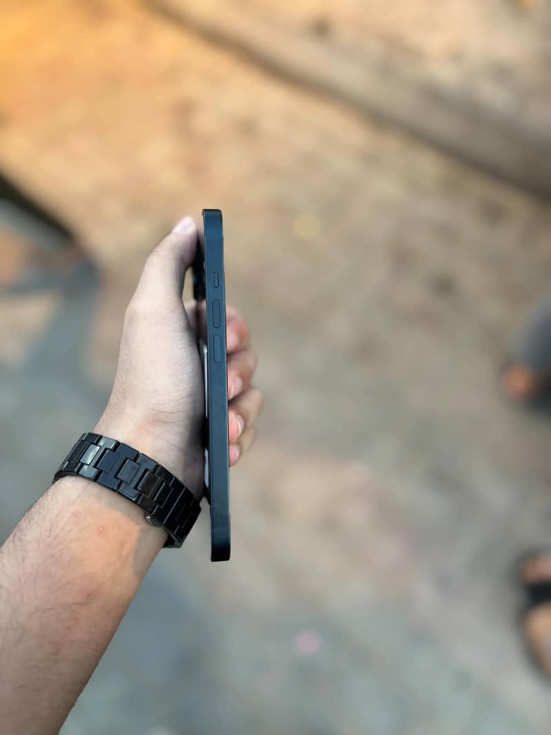 iPhone  14 3