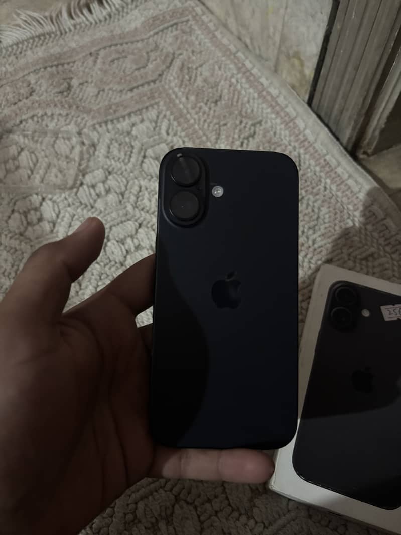 iPhone 16 2