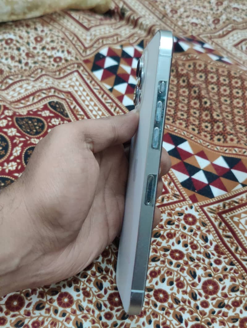 Apple iPhone 12 Pro Max 2