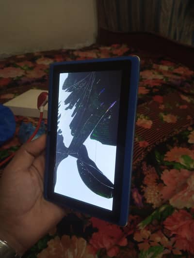 iTech Tablet C763 - 8GB Memory, 512 MB Ram, Broken Lcd ( For parts )