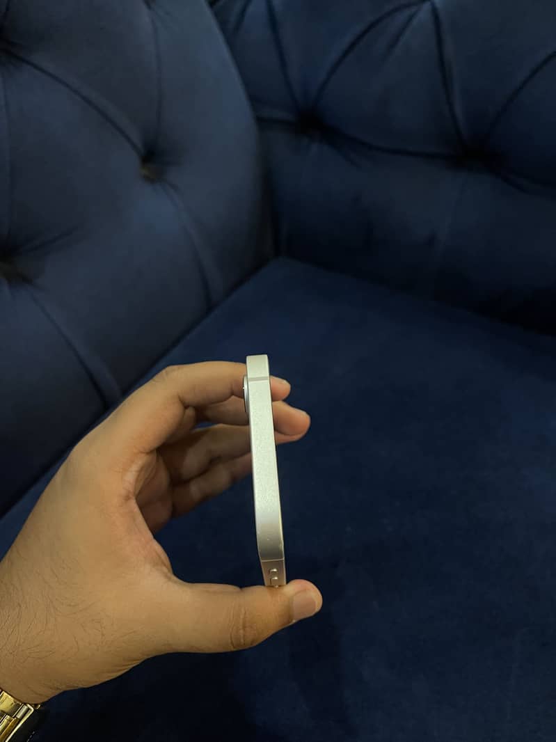 Iphone 16e jv 3