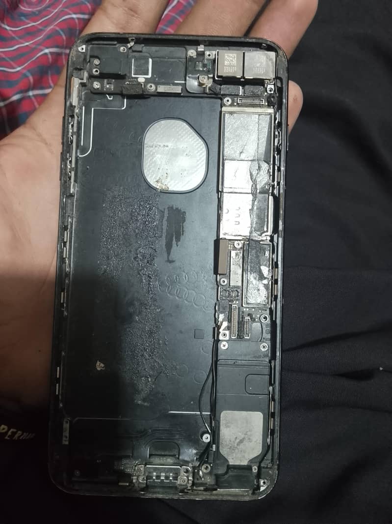 Apple iPhone 7 Plus 1