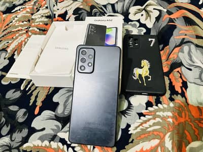 Samsung galaxy A52 with completed box 8/128