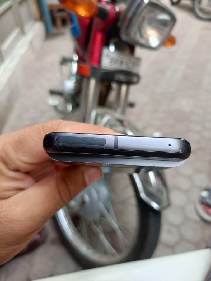 Google Pixel 8a 3