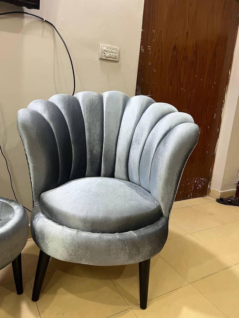 Two sofa chairs with cofee table 1