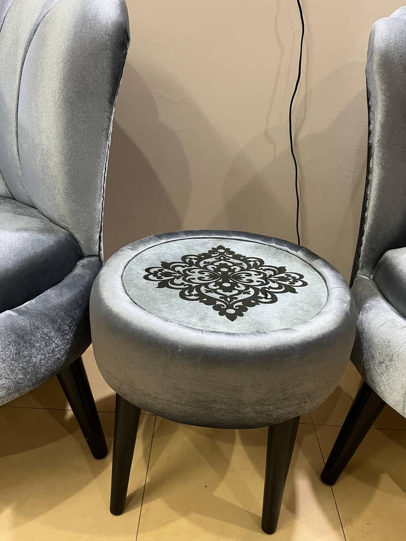 Two sofa chairs with cofee table 3