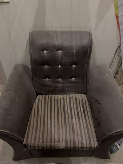 5 seater sofa condition 10 by 8 or 7 hy .
