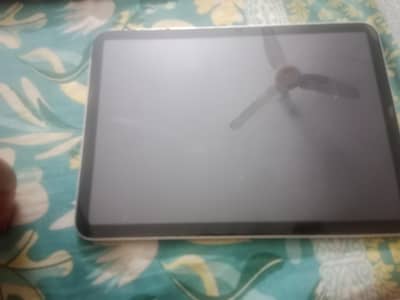 slightly used ipad 10th  generatin avalible for sale , box avalible.