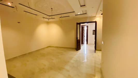 10 Marla house available for rent