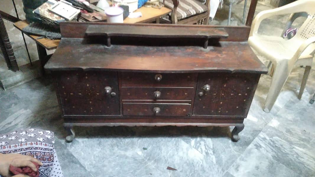 dressing table with mirror 2