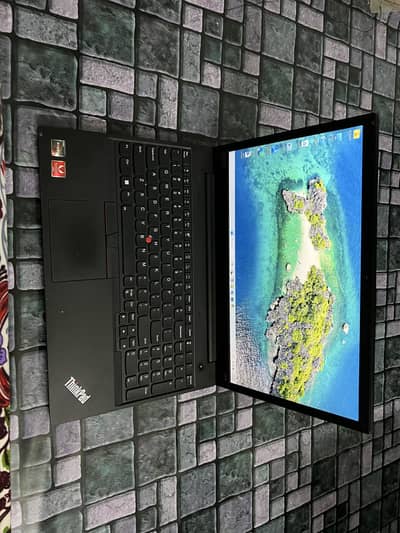 Lenovo Thinkpad  Amd Ryzen 5 3500u