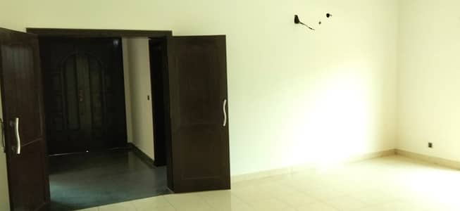 Kanal upper portion available for rent