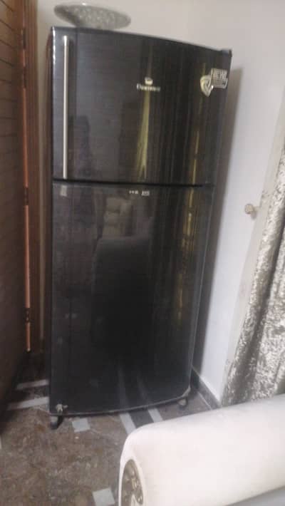 Dawlance fridge for sale jenuine hy copraser gas bi no fault ok hy