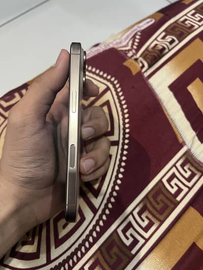 Apple iPhone 16 Pro