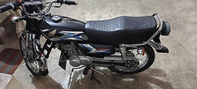 honda 125 black 2025