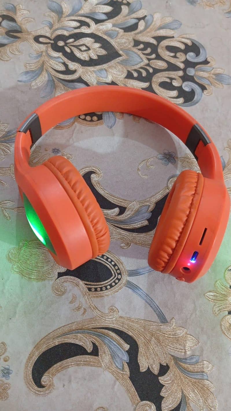 headphone  0