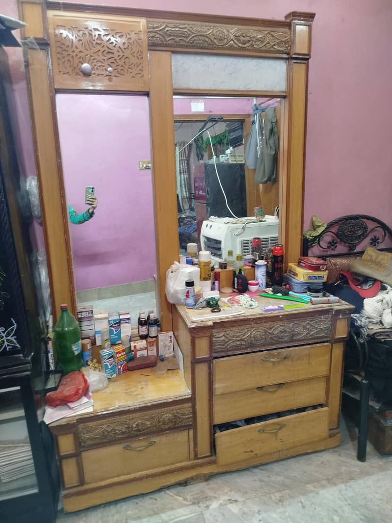 dressing table 0