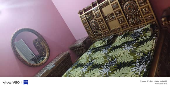 bed and dressing table