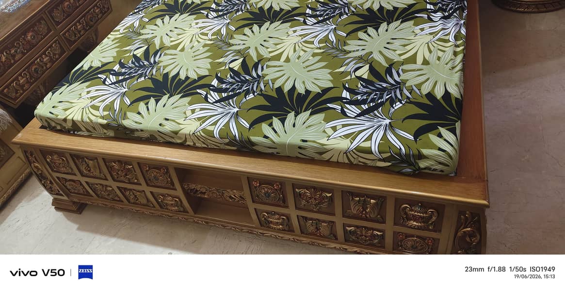 bed and dressing table 4