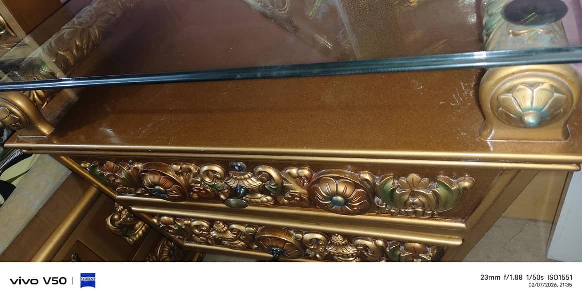 bed and dressing table 5