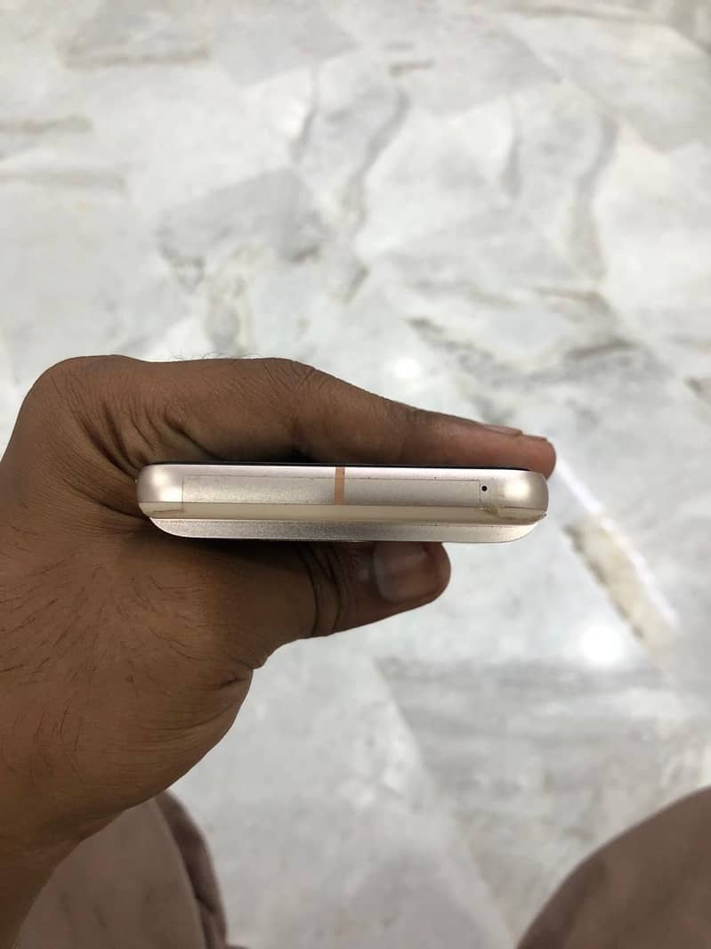 Google Pixel 8 2