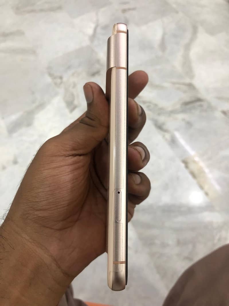 Google Pixel 8 4
