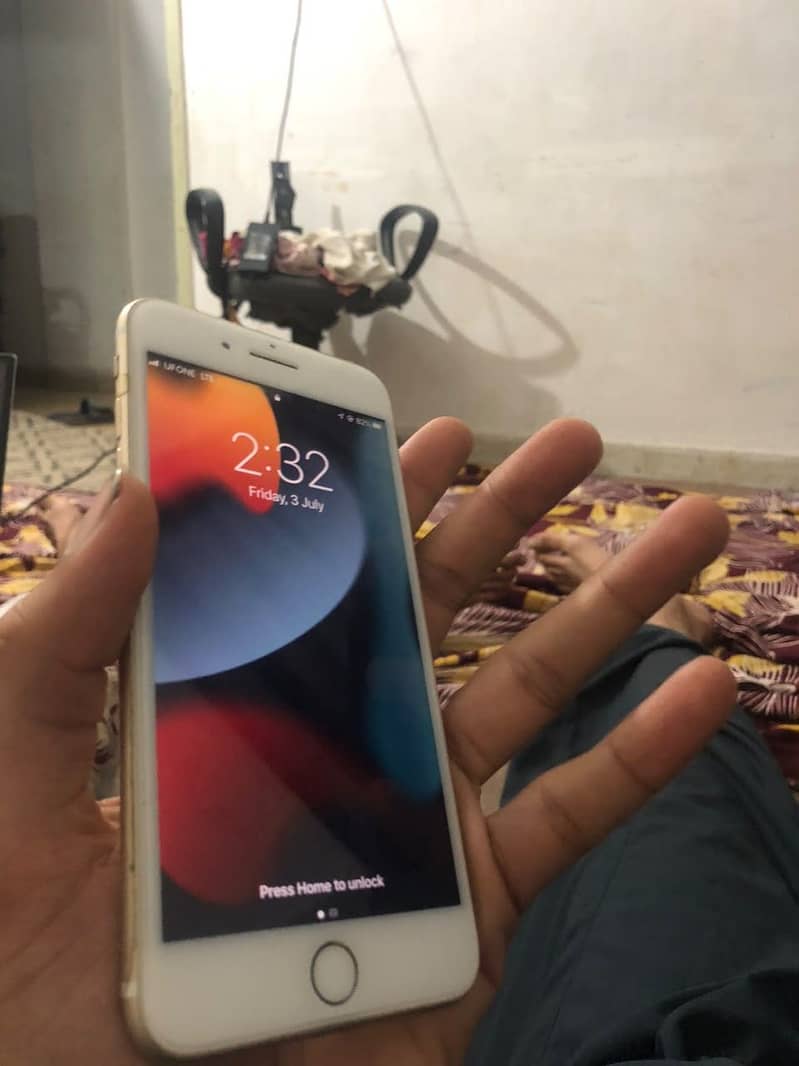 Apple iPhone 7 Plus 2