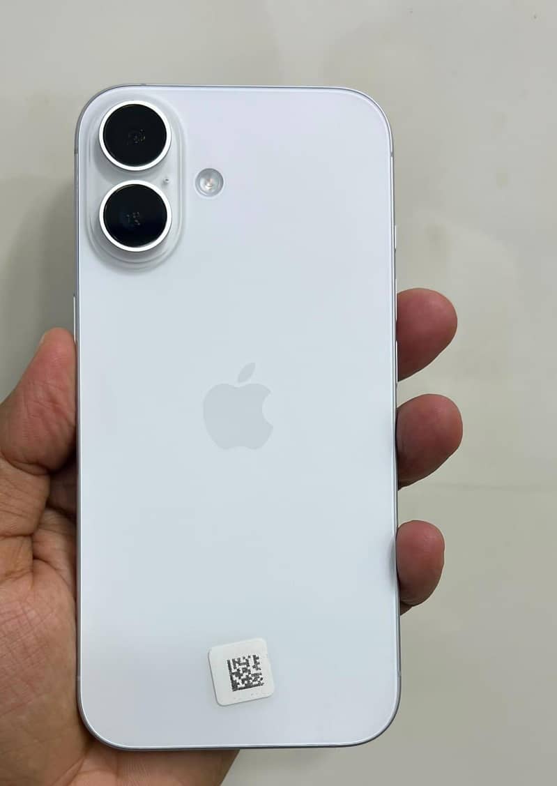 Apple iPhone 16 0