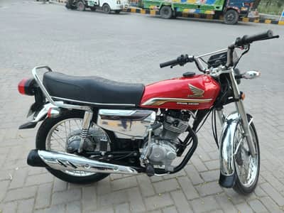 Honda CG 125 Special Edition in Lush Condition
