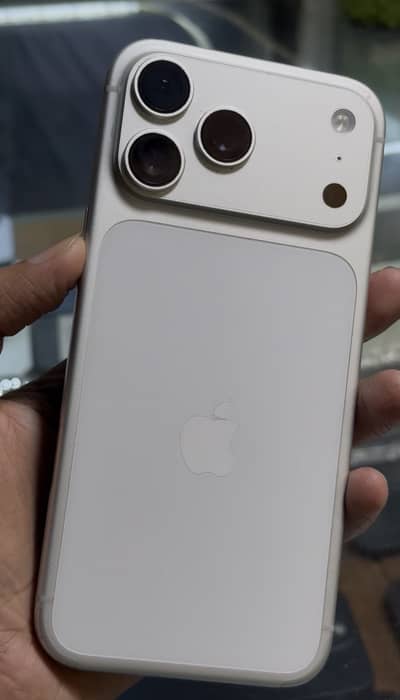 iPhone 17 Pro Max JV