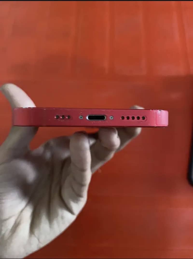 Apple iPhone 14 3