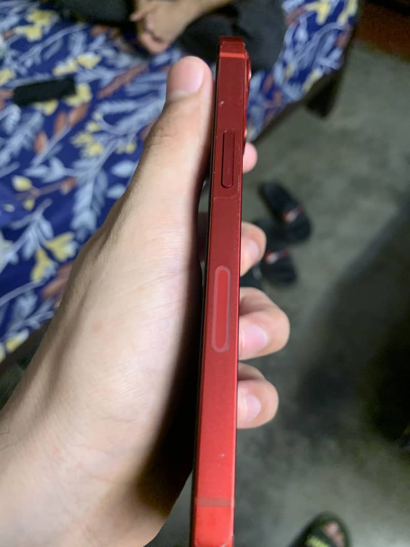 Apple iPhone 13 2