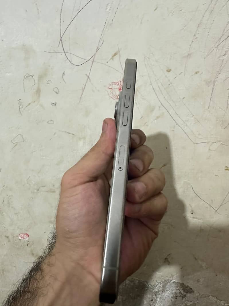 Iphone 16 pro max 1