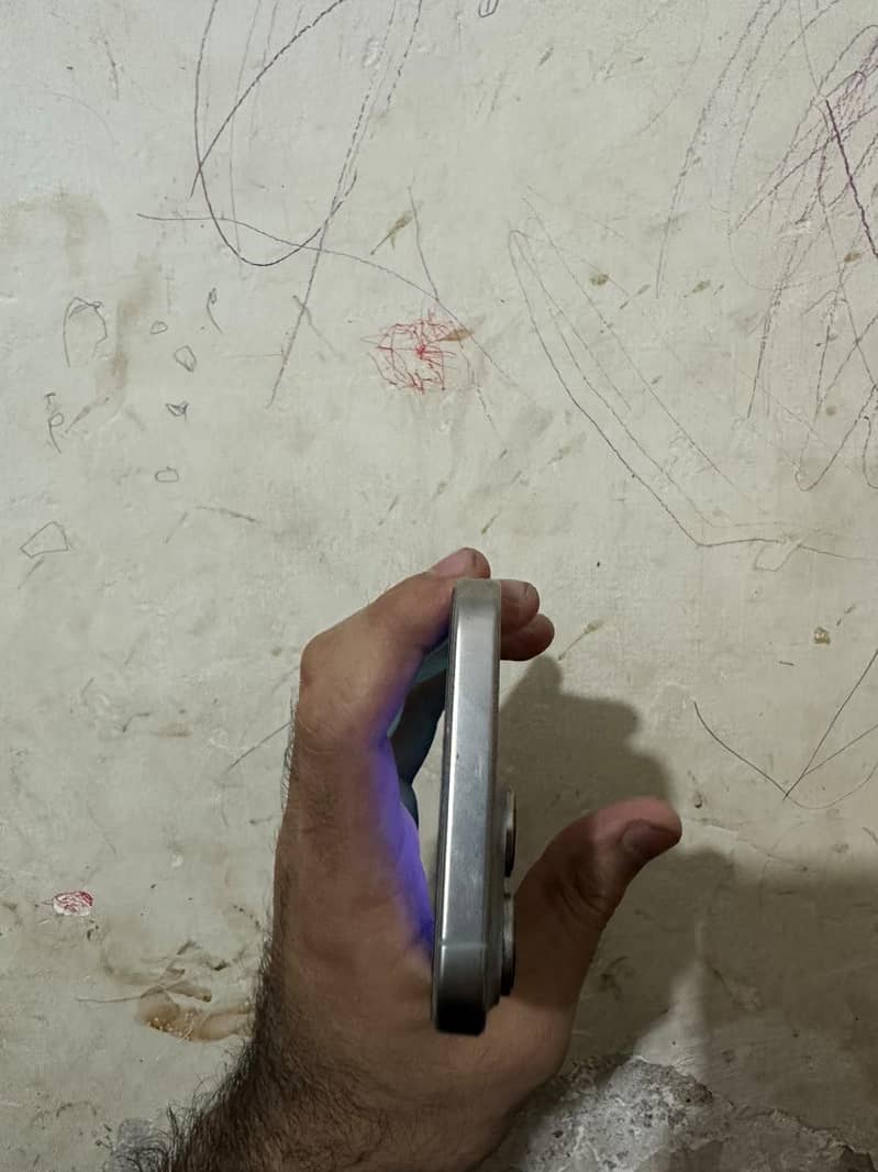 Iphone 16 pro max 3