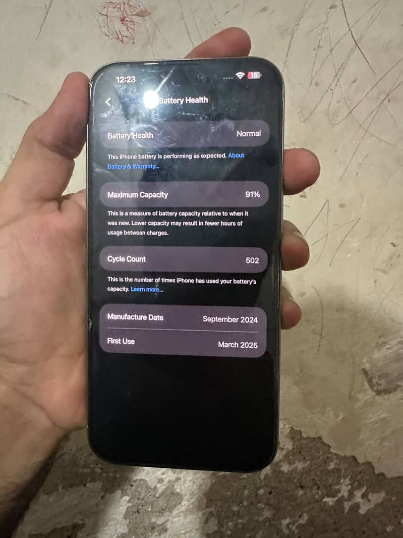 Iphone 16 pro max 4