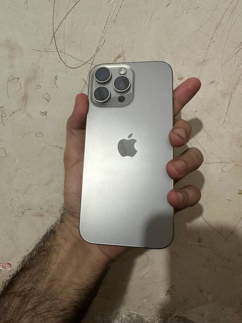Iphone 16 pro max 5