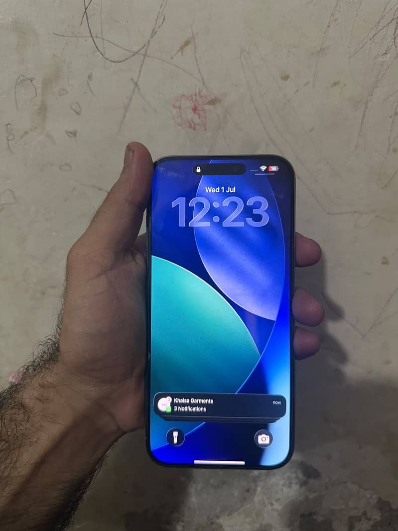 Iphone 16 pro max 6