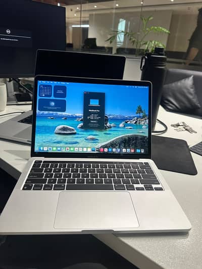 MacBook Pro 13" M1 2020 16GB 512GB 10/10 Only 11 Cycles Genuine
