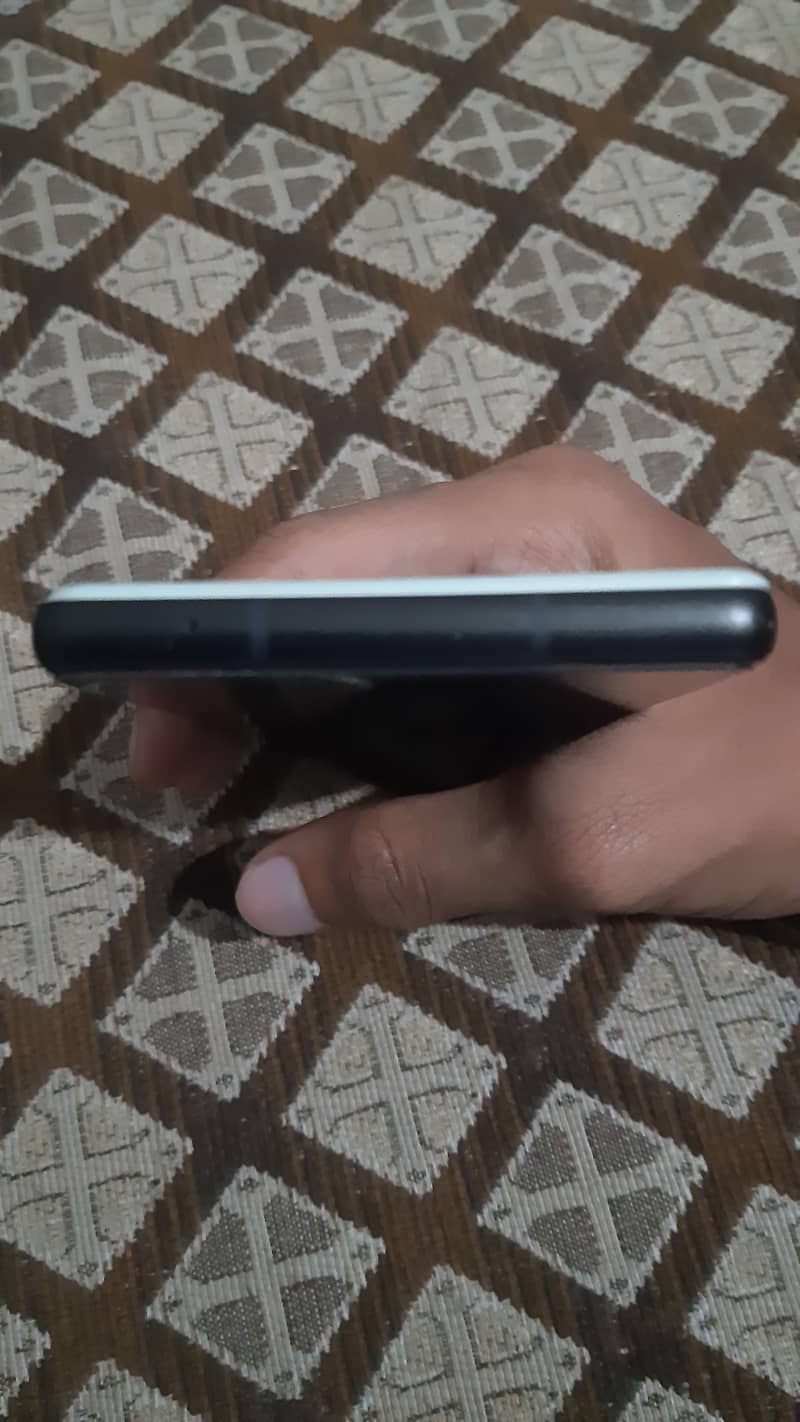 Google Pixel 6a 5