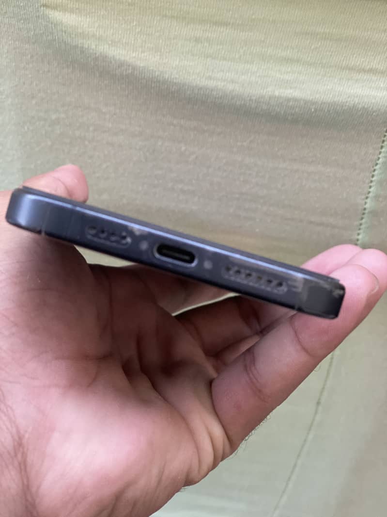 Apple iPhone 15 Pro Max 8