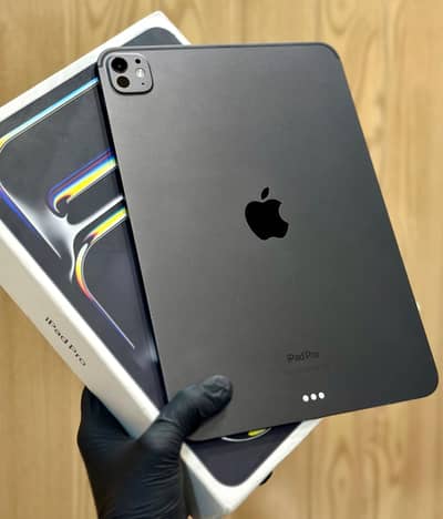 Apple ipad Pro m4 256gb with box space grey