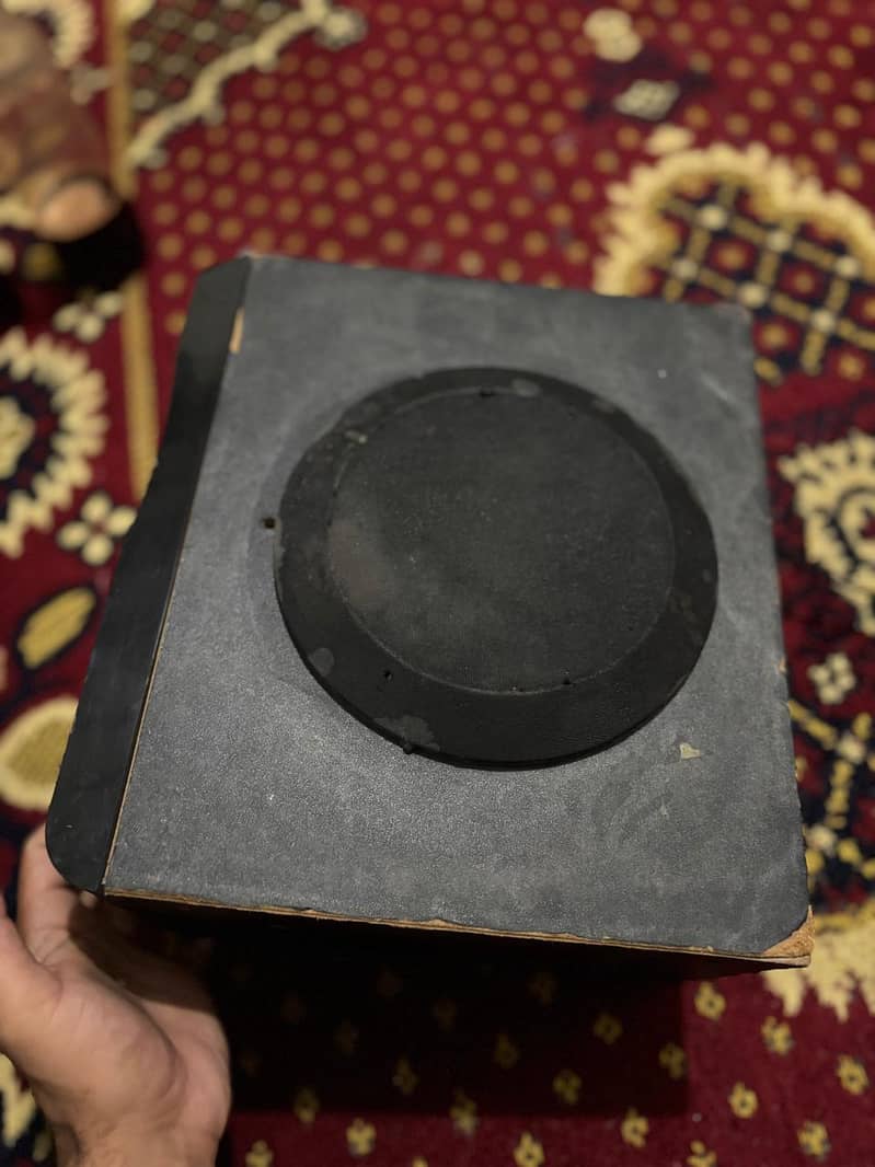 Bluetooth speaker good condition 2