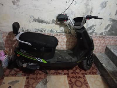 BRG Electric Scooty