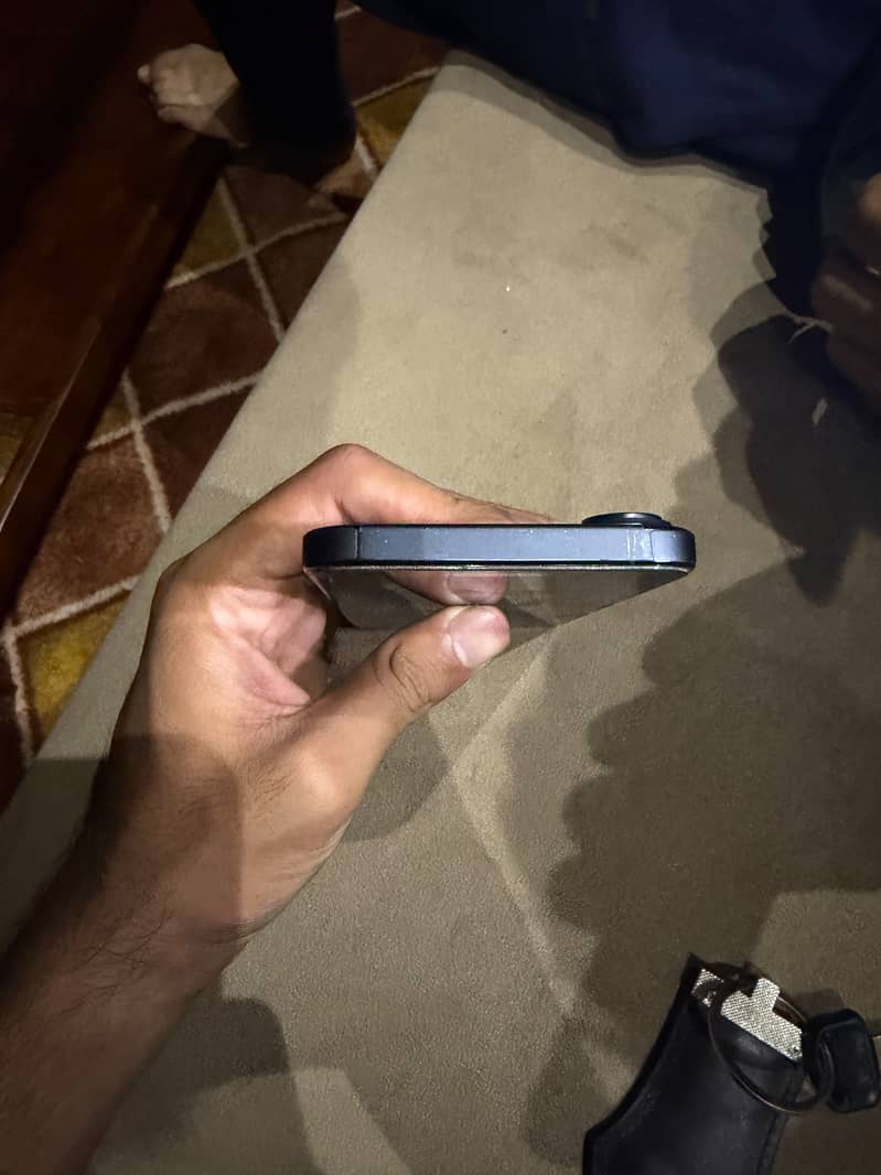 Apple iPhone 16 Plus 4