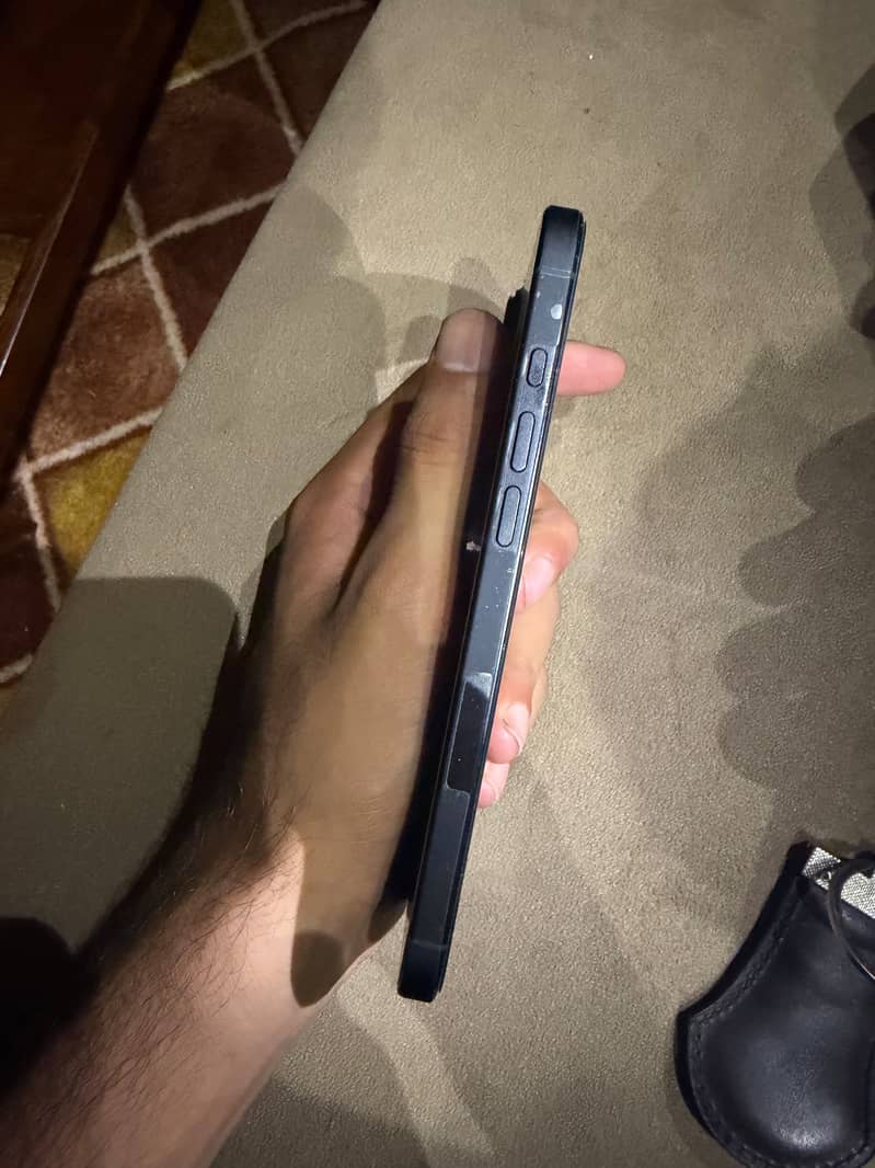 Apple iPhone 16 Plus 1