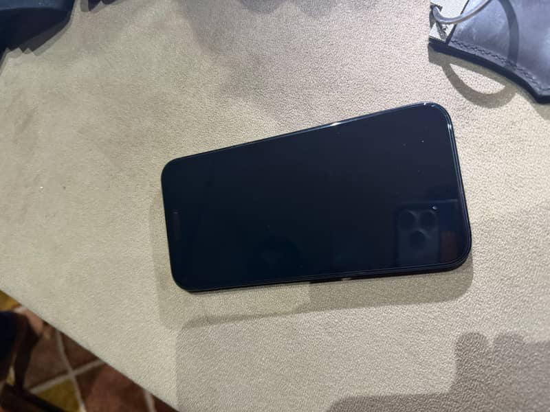 Apple iPhone 16 Plus 2