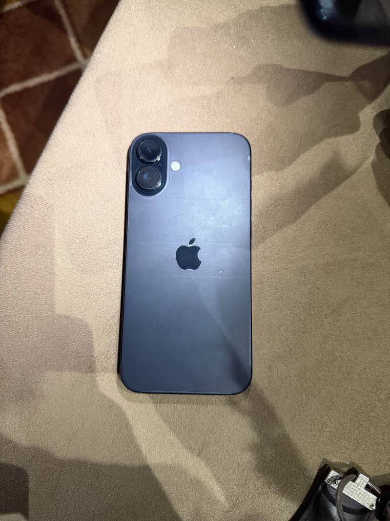 Apple iPhone 16 Plus 3