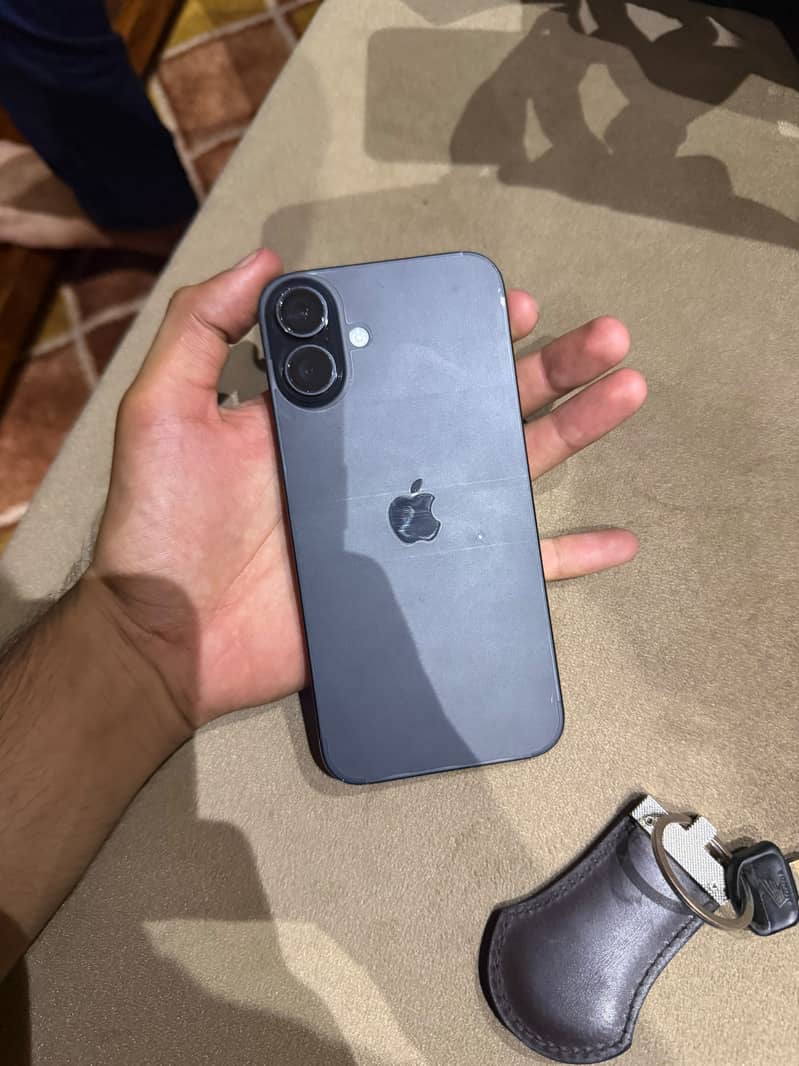 Apple iPhone 16 Plus 0